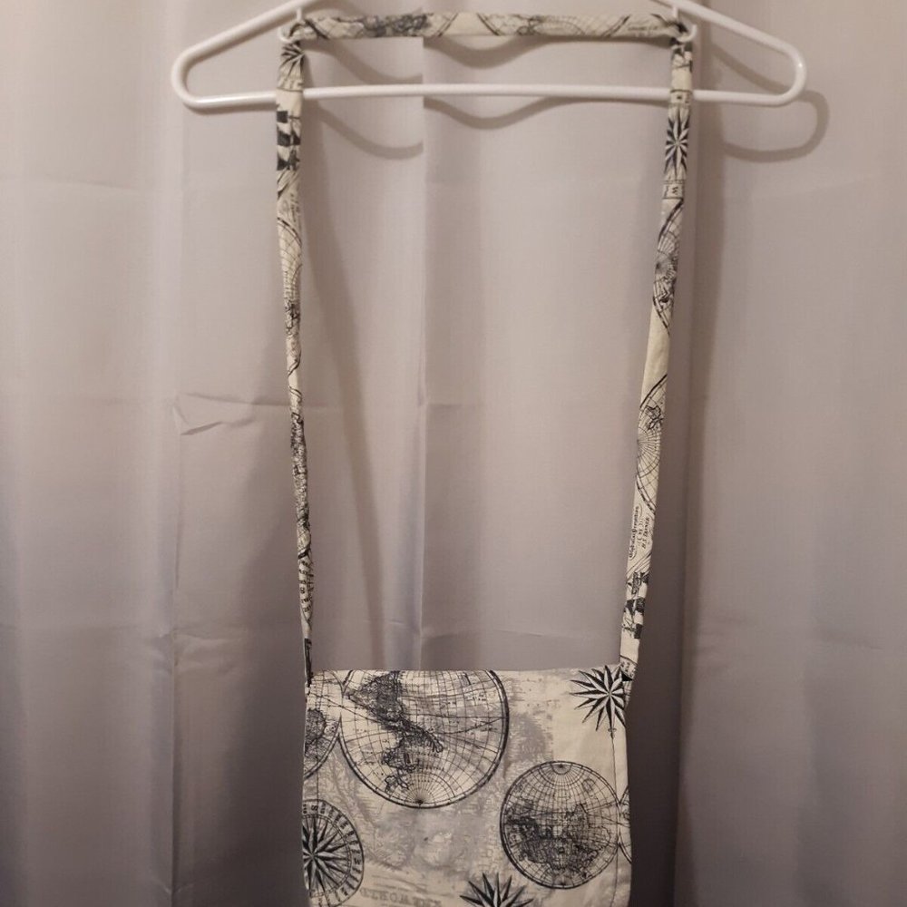 Worldly Globe Travel Print Crossbody Purse Shoulder bag Flip Top Ivory Blk Small - Picture 3 of 6